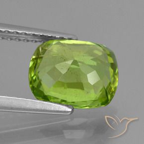 2.62カラットの天然ミディアムグリーンペリドット、クッション、VS