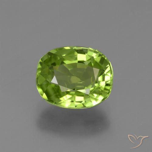 2.40カラットの天然鮮やかな緑ペリドット（8.8×7.1 mm・オーバルカット）