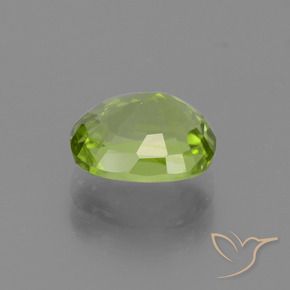 2.40カラットの天然鮮やかな緑ペリドット（8.8×7.1 mm・オーバルカット）