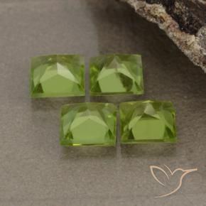 Shop natural 2.75ct ミディアムグリーン ペリドット gems, 四角形, from 中国 at GemSelect. In stock, global shipping!