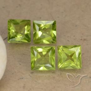 Shop natural 3.05ct ライブリーグリーン ペリドット gems, 四角形, from 中国 at GemSelect. In stock, global shipping!
