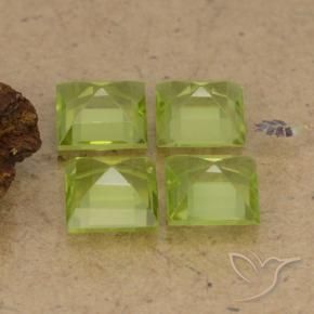 Shop natural 2.60ct ライブリーグリーン ペリドット gems, 四角形, from 中国 at GemSelect. In stock, global shipping!