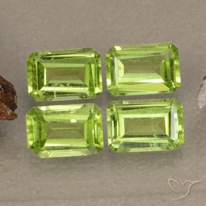 Shop natural 2.70ct ミディアムグリーン ペリドット gems, 八角形 / エメラルドカット, from 中国 at GemSelect. In stock, global shipping!