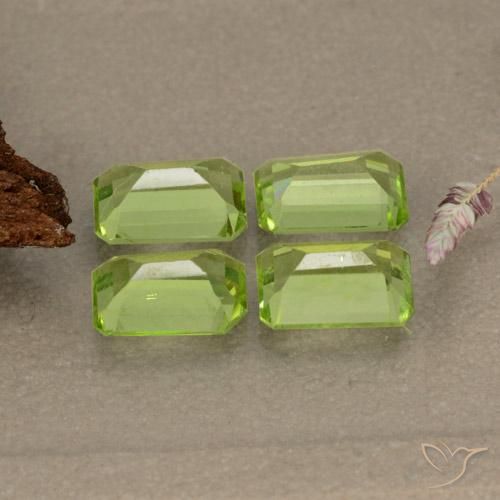 Shop natural 2.70ct ミディアムグリーン ペリドット gems, 八角形 / エメラルドカット, from 中国 at GemSelect. In stock, global shipping!
