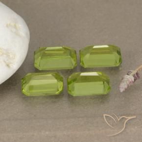 Shop natural 2.56ct ミディアムグリーン ペリドット gems, 八角形 / エメラルドカット, from 中国 at GemSelect. In stock, global shipping!
