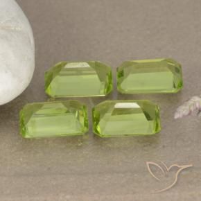 Shop natural 2.32ct ライブリー黄色がかった緑 ペリドット gems, 八角形 / エメラルドカット, from 中国 at GemSelect. In stock, global shipping!