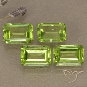 Shop natural 2.68ct ライブリーグリーン ペリドット gems, 八角形 / エメラルドカット, from 中国 at GemSelect. In stock, global shipping!