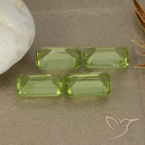 Shop natural 1.89ct ミディアムグリーン ペリドット gems, 八角形 / エメラルドカット, from 中国 at GemSelect. In stock, global shipping!