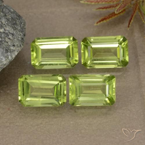 Shop natural 2.56ct ライブリーグリーン ペリドット gems, 八角形 / エメラルドカット, from 中国 at GemSelect. In stock, global shipping!