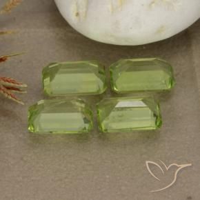 Shop natural 2.62ct ライブリーグリーン ペリドット gems, 八角形 / エメラルドカット, from 中国 at GemSelect. In stock, global shipping!