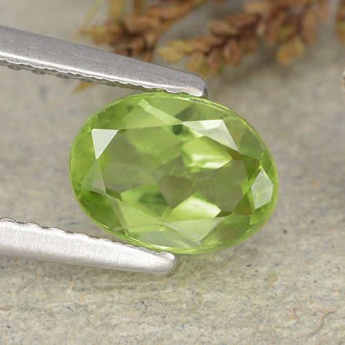 1.07ct 天然 ミディアムグリーン ペリドット, 楕円形, VS