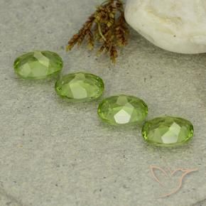 Shop natural 5.57ct 薄いライブリーグリーン ペリドット gems, 楕円形, from 中国 at GemSelect. In stock, global shipping!