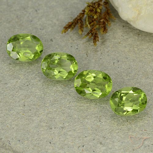 Shop natural 5.53ct ライブリーグリーン ペリドット gems, 楕円形, from 中国 at GemSelect. In stock, global shipping!