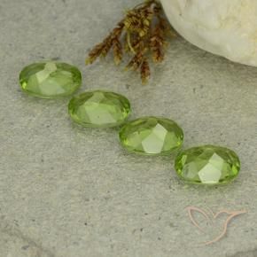 Shop natural 5.53ct ライブリーグリーン ペリドット gems, 楕円形, from 中国 at GemSelect. In stock, global shipping!