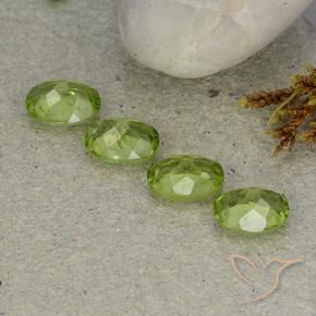 Shop natural 5.26ct ミディアムグリーン ペリドット gems, 楕円形, from 中国 at GemSelect. In stock, global shipping!