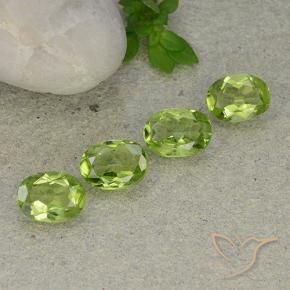 Shop natural 4.40ct 薄いライブリーグリーン ペリドット gems, 楕円形, from 中国 at GemSelect. In stock, global shipping!