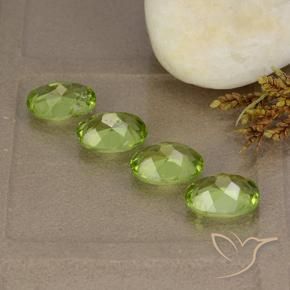 Shop natural 5.26ct ミディアムグリーン ペリドット gems, 楕円形, from 中国 at GemSelect. In stock, global shipping!