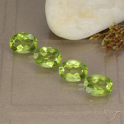 Shop natural 5.50ct ライブリーグリーン ペリドット gems, 楕円形, from 中国 at GemSelect. In stock, global shipping!