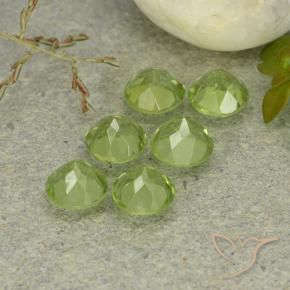 Shop natural 3.09ct ミディアム薄いグリーン ペリドット gems, ラウンド, from 中国 at GemSelect. In stock, global shipping!