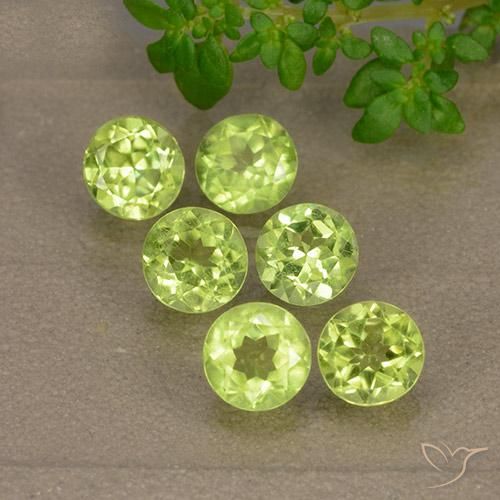 Shop natural 3.12ct ミディアムグリーン ペリドット gems, ラウンド, from 中国 at GemSelect. In stock, global shipping!