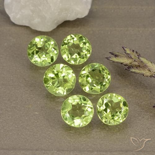 Shop natural 2.93ct 薄いライブリーグリーン ペリドット gems, ラウンド, from 中国 at GemSelect. In stock, global shipping!