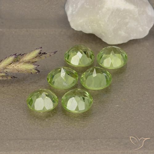 Shop natural 2.93ct 薄いライブリーグリーン ペリドット gems, ラウンド, from 中国 at GemSelect. In stock, global shipping!