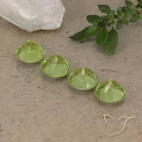 Shop natural 2.13ct 薄いライブリーグリーン ペリドット gems, ラウンド, from 中国 at GemSelect. In stock, global shipping!