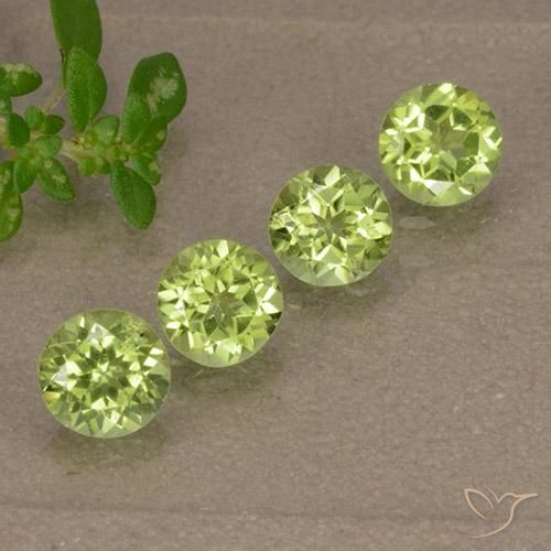 Shop natural 1.56ct 薄いライブリーグリーン ペリドット gems, ラウンド, from 中国 at GemSelect. In stock, global shipping!