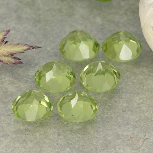 Shop natural 2.43ct ライトグリーン ペリドット gems, ラウンド, from 中国 at GemSelect. In stock, global shipping!