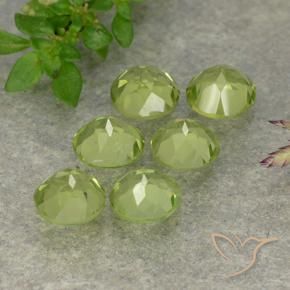 Shop natural 2.61ct 薄いライブリーグリーン ペリドット gems, ラウンド, from 中国 at GemSelect. In stock, global shipping!
