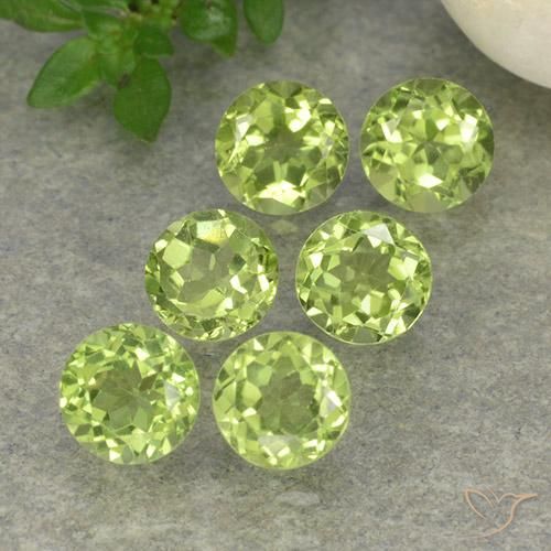 Shop natural 2.61ct 薄いライブリーグリーン ペリドット gems, ラウンド, from 中国 at GemSelect. In stock, global shipping!