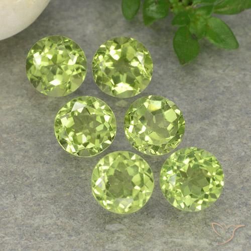 Shop natural 2.61ct 薄いライブリーグリーン ペリドット gems, ラウンド, from 中国 at GemSelect. In stock, global shipping!