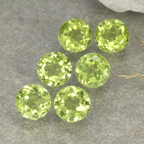Shop natural 2.58ct ライトグリーン ペリドット gems, ラウンド, from 中国 at GemSelect. In stock, global shipping!