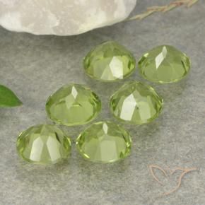 Shop natural 2.74ct 薄いライブリーグリーン ペリドット gems, ラウンド, from 中国 at GemSelect. In stock, global shipping!