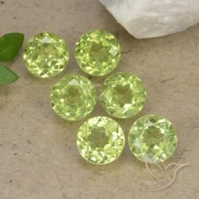 Shop natural 2.51ct 薄いライブリーグリーン ペリドット gems, ラウンド, from 中国 at GemSelect. In stock, global shipping!