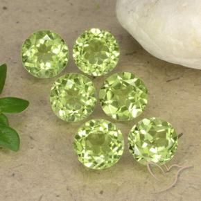 Shop natural 2.61ct ライトグリーン ペリドット gems, ラウンド, from 中国 at GemSelect. In stock, global shipping!