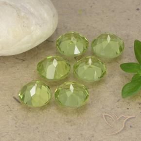 Shop natural 2.61ct ライトグリーン ペリドット gems, ラウンド, from 中国 at GemSelect. In stock, global shipping!