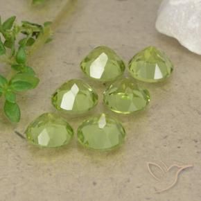 Shop natural 2.57ct 薄いライブリーグリーン ペリドット gems, ラウンド, from 中国 at GemSelect. In stock, global shipping!