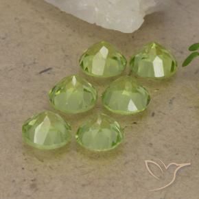Shop natural 2.58ct ライトグリーン ペリドット gems, ラウンド, from 中国 at GemSelect. In stock, global shipping!