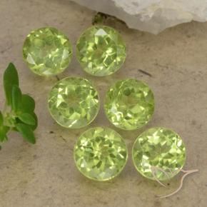Shop natural 2.68ct 薄いライブリーグリーン ペリドット gems, ラウンド, from 中国 at GemSelect. In stock, global shipping!