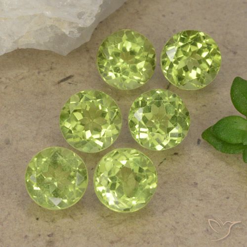 Shop natural 2.65ct 薄いライブリーグリーン ペリドット gems, ラウンド, from 中国 at GemSelect. In stock, global shipping!