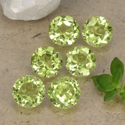 Shop natural 2.37ct 薄いライブリーグリーン ペリドット gems, ラウンド, from 中国 at GemSelect. In stock, global shipping!
