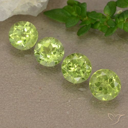 Shop natural 1.75ct ライトグリーン ペリドット gems, ラウンド, from 中国 at GemSelect. In stock, global shipping!