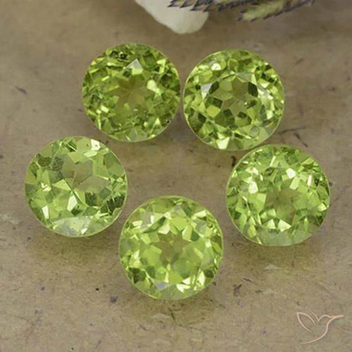 Shop natural 4.46ct 薄いライブリーグリーン ペリドット gems, ラウンド, from 中国 at GemSelect. In stock, global shipping!