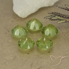 Shop natural 4.09ct 薄いライブリーグリーン ペリドット gems, ラウンド, from 中国 at GemSelect. In stock, global shipping!
