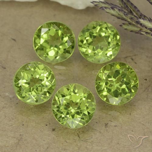 Shop natural 4.29ct 薄いライブリーグリーン ペリドット gems, ラウンド, from 中国 at GemSelect. In stock, global shipping!