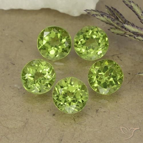 Shop natural 4.29ct 薄いライブリーグリーン ペリドット gems, ラウンド, from 中国 at GemSelect. In stock, global shipping!