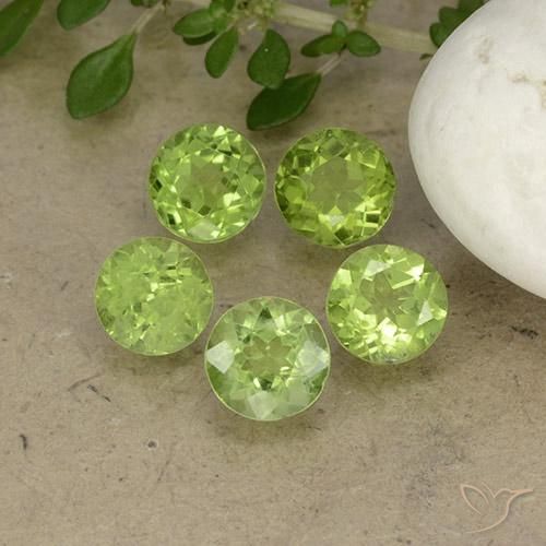 Shop natural 4.18ct 薄いライブリーグリーン ペリドット gems, ラウンド, from 中国 at GemSelect. In stock, global shipping!