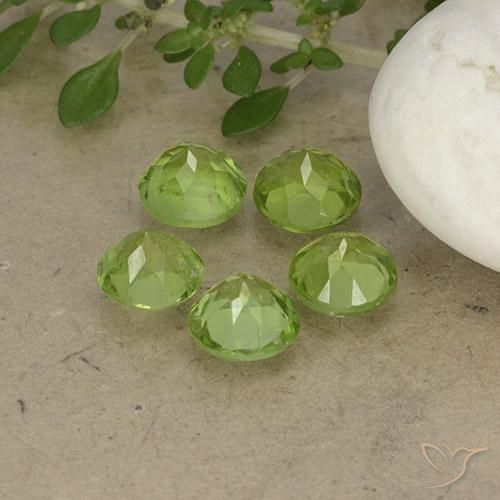 Shop natural 4.18ct 薄いライブリーグリーン ペリドット gems, ラウンド, from 中国 at GemSelect. In stock, global shipping!