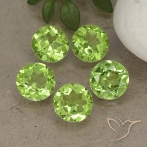 Shop natural 3.92ct 薄いライブリーグリーン ペリドット gems, ラウンド, from 中国 at GemSelect. In stock, global shipping!